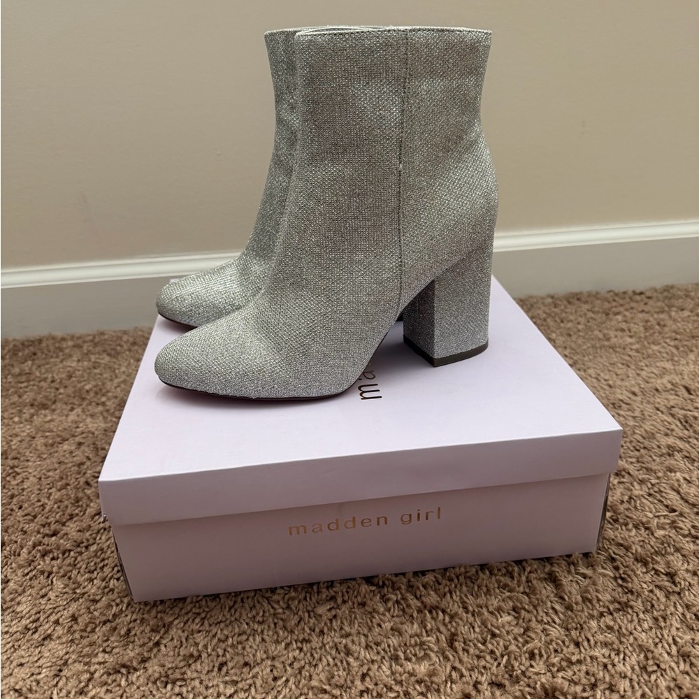 LOWER PRICE: BNWT, Silver Glitter Madden Girl Booties, Size 8M